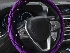 Cubierta de volante de gamuza diseño de corona